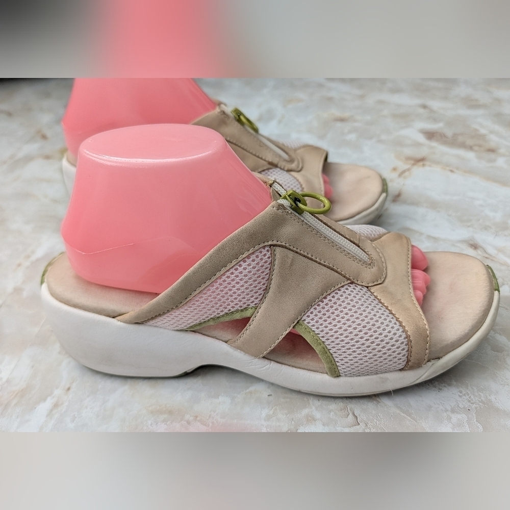 Walking Cradles Woman's Slip-On Comfort Mules 10 W